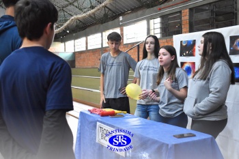 Feira de Ciências coloca estudantes em contato com a pesquisa científica | 9º ano