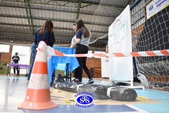 Feira de Ciências coloca estudantes em contato com a pesquisa científica | 9º ano