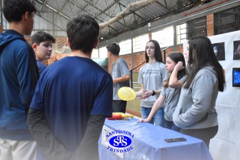 Feira de Ciências coloca estudantes em contato com a pesquisa científica | 9º ano