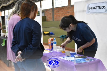 Feira de Ciências coloca estudantes em contato com a pesquisa científica | 9º ano