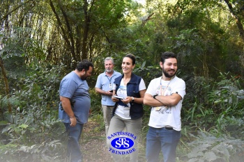 Alunos do 7º ano e da 2ª série participam do projeto Meliponário Franciscano