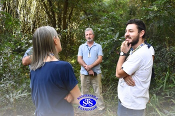 Alunos do 7º ano e da 2ª série participam do projeto Meliponário Franciscano