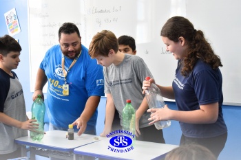 Alunos do 7º ano e da 2ª série participam do projeto Meliponário Franciscano