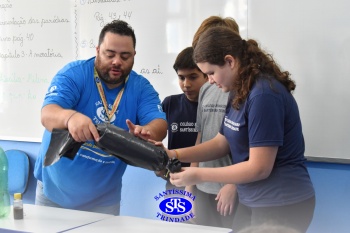 Alunos do 7º ano e da 2ª série participam do projeto Meliponário Franciscano