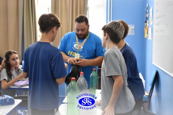 Alunos do 7º ano e da 2ª série participam do projeto Meliponário Franciscano