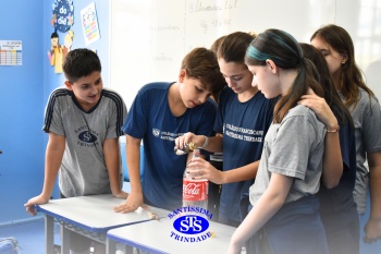 Alunos do 7º ano e da 2ª série participam do projeto Meliponário Franciscano