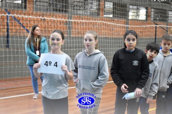 Alunos do 4º ano participam de diversas atividades na Gincana Esportiva 