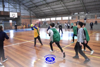 Alunos do 4º ano participam de diversas atividades na Gincana Esportiva 