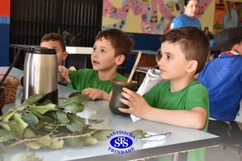 Colégio é marcado pela presença de lindos gaúchos e prendas | Semana Farroupilha