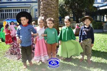 Colégio é marcado pela presença de lindos gaúchos e prendas | Semana Farroupilha