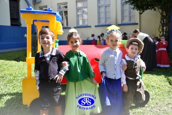 Colégio é marcado pela presença de lindos gaúchos e prendas | Semana Farroupilha