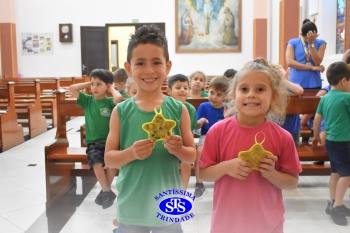 Educação Infantil celebra o Natal e pratica o bem ao próximo