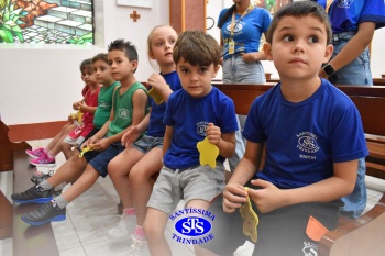 Educação Infantil celebra o Natal e pratica o bem ao próximo