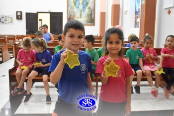 Educação Infantil celebra o Natal e pratica o bem ao próximo