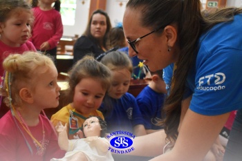 Educação Infantil celebra o Natal e pratica o bem ao próximo