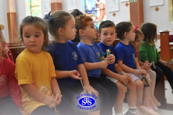 Educação Infantil celebra o Natal e pratica o bem ao próximo