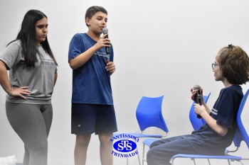 Alunos do 7º ano apresentam esquetes teatrais para combater o bullying