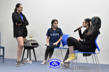 Alunos do 7º ano apresentam esquetes teatrais para combater o bullying