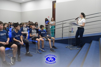 Alunos do 7º ano apresentam esquetes teatrais para combater o bullying