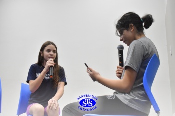 Alunos do 7º ano apresentam esquetes teatrais para combater o bullying