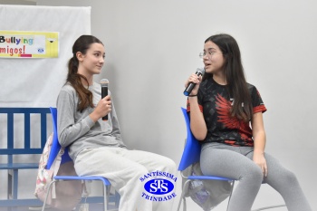 Alunos do 7º ano apresentam esquetes teatrais para combater o bullying