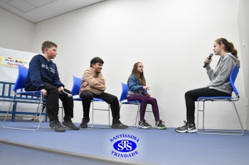 Alunos do 7º ano apresentam esquetes teatrais para combater o bullying