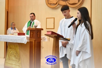 Estudantes participam de Celebração Eucarística na Capela do Colégio