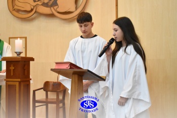 Estudantes participam de Celebração Eucarística na Capela do Colégio