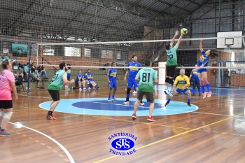 Colégio e APM promovem 1º Torneio de Vôlei Misto no 23º Valorando