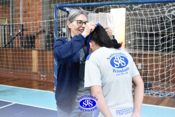 Amistoso de basquete entre os Colégios Santíssima e SantAnna