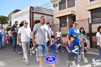  Caminhada Franciscana pela Paz reúne famílias para espalhar a paz e o bem