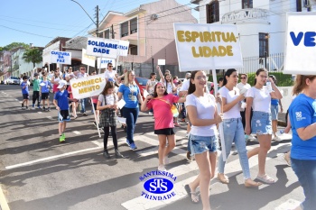  Caminhada Franciscana pela Paz reúne famílias para espalhar a paz e o bem