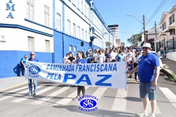  Caminhada Franciscana pela Paz reúne famílias para espalhar a paz e o bem